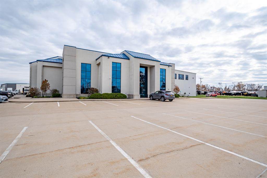 4625 6 Street - Photo 1