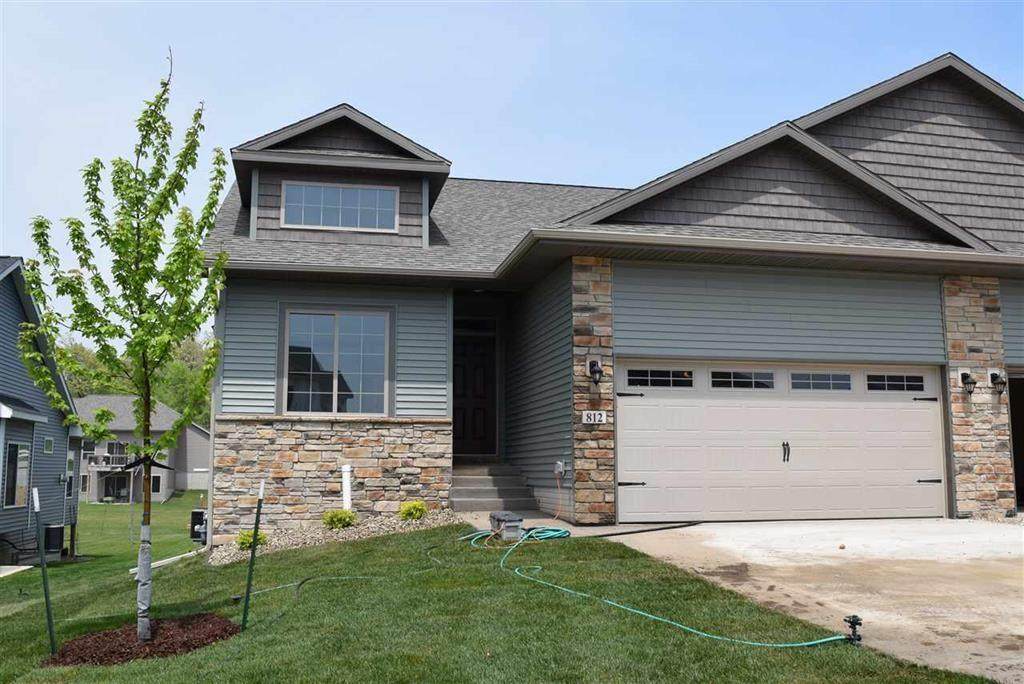 618 Creekside Drive - Photo 1