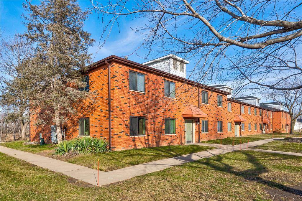 404 Teakwood Lane - Photo 1