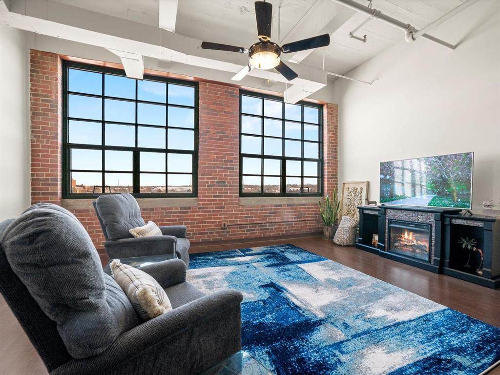 905 3rd Street - Photo 1