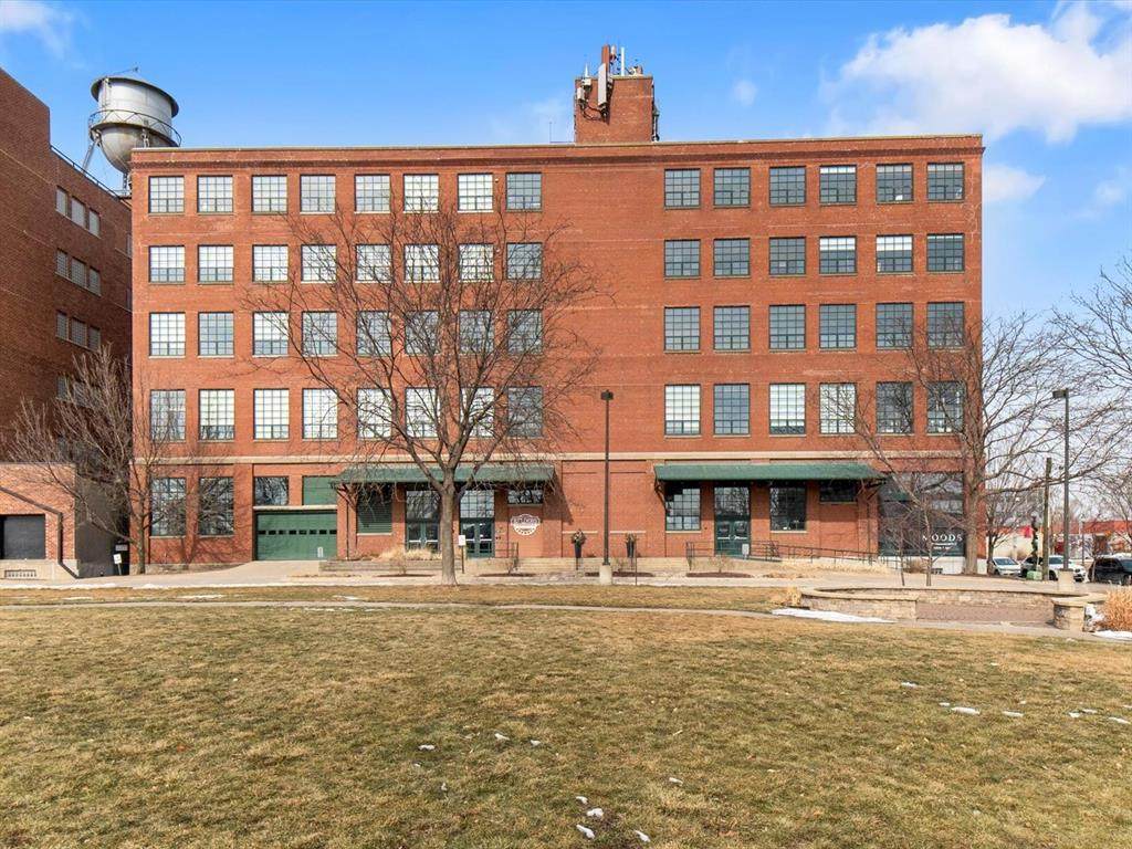 905 3rd Street - Photo 1