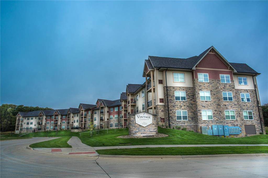 1180 Kennedy Parkway - Photo 1