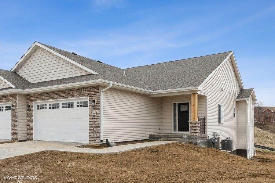 205 Ridgeway Drive - Photo 1