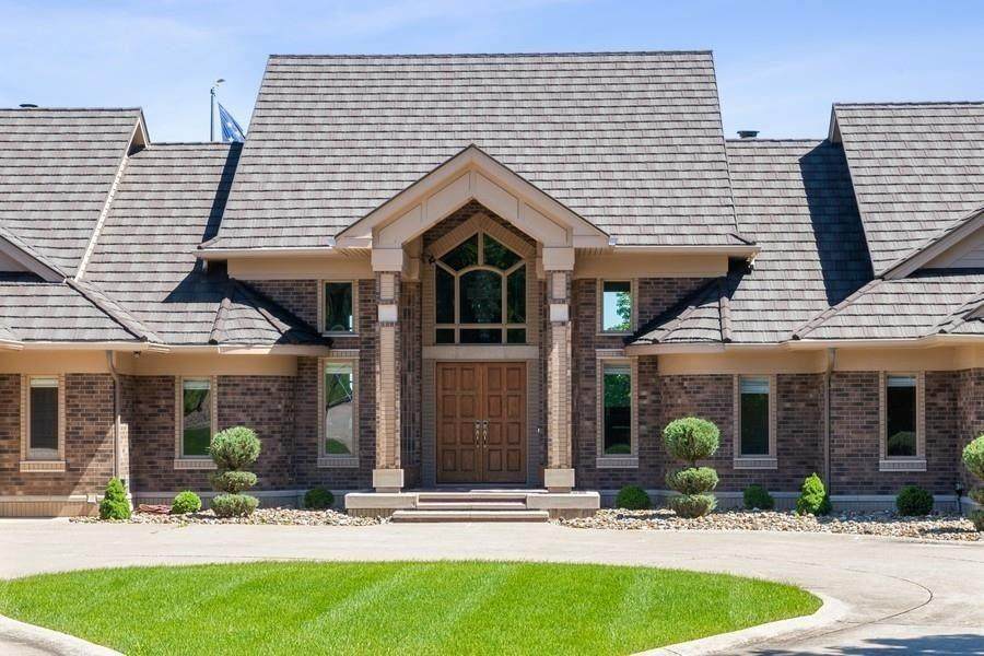 2310 Lake Ridge Place - Photo 1