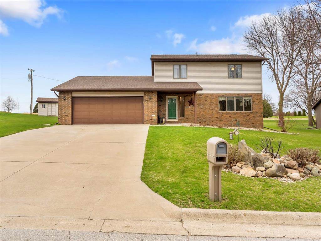 1313 Circle Dr - Photo 1