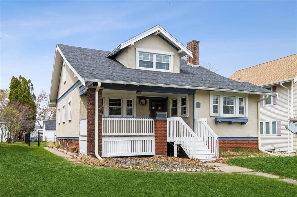 216 Johnson Avenue - Photo 1