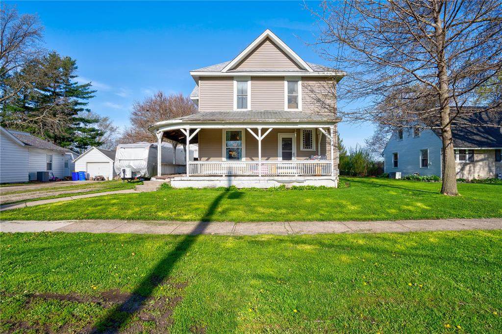 909 Marion Ave - Photo 1