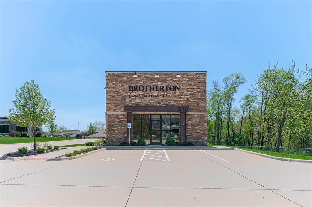 270 Holiday Road - Photo 1