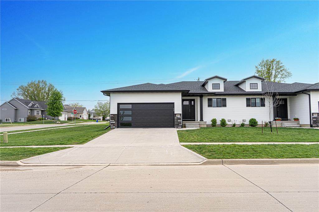 3002 Sherwood Drive - Photo 1