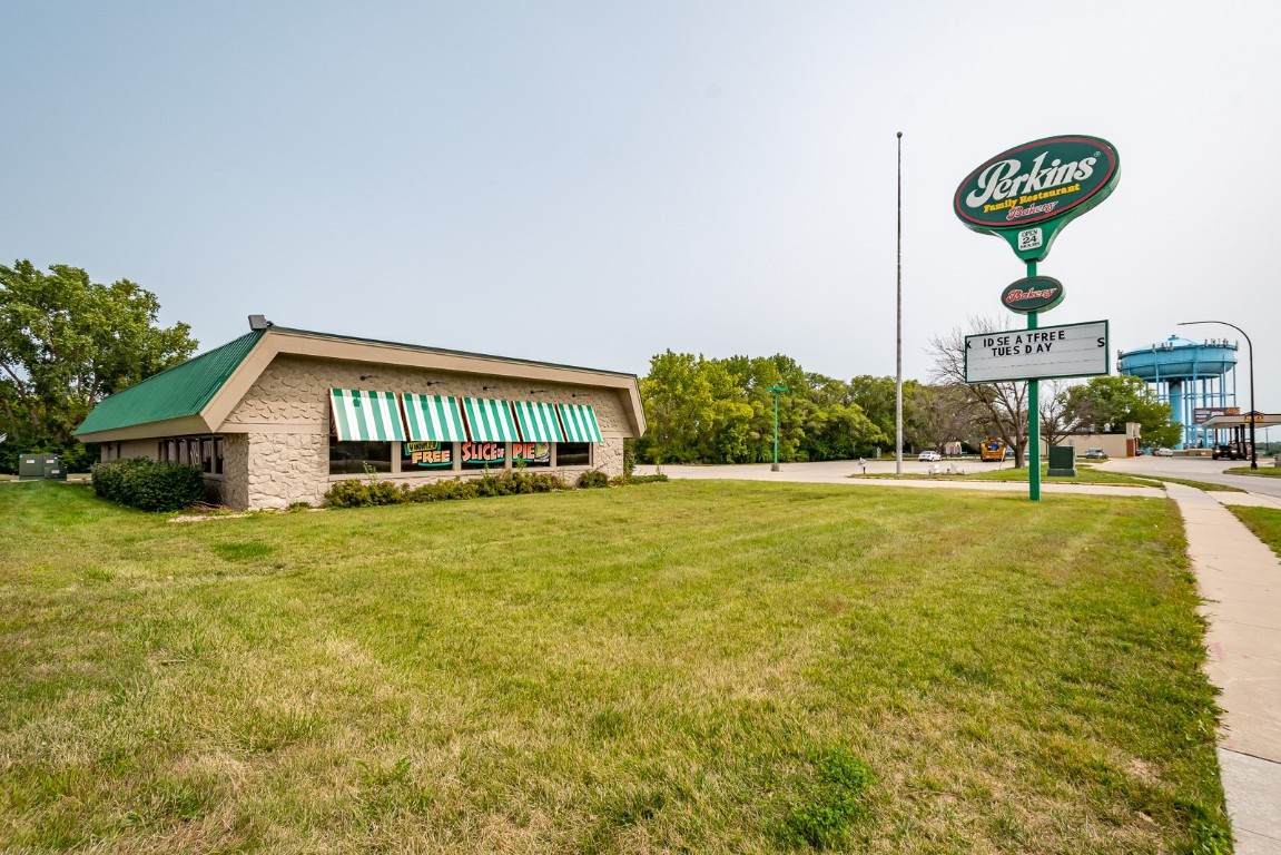 3280 University Avenue - Photo 1