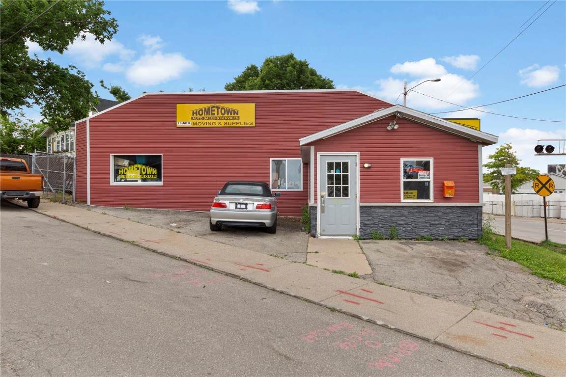 748 Center Point Road - Photo 1