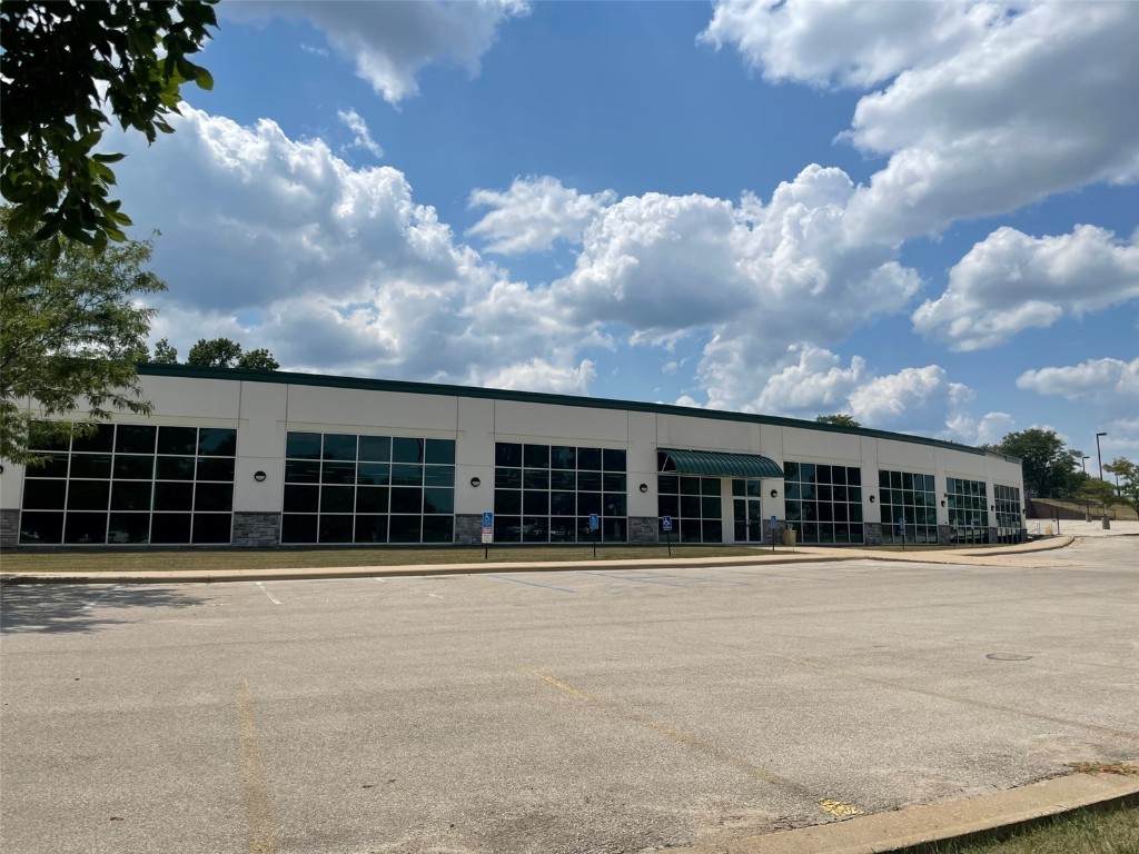 3165 Edgewood Parkway - Photo 1