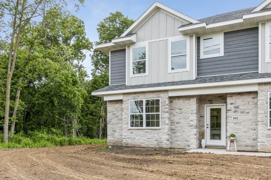 812 Foster Road - Photo 1