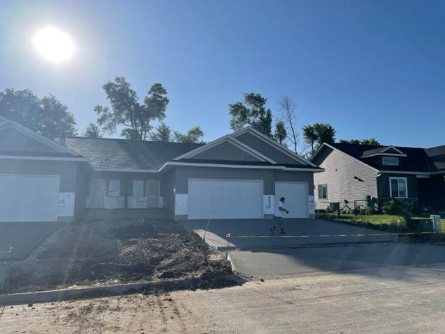 3020 Sunflower Street - Photo 1