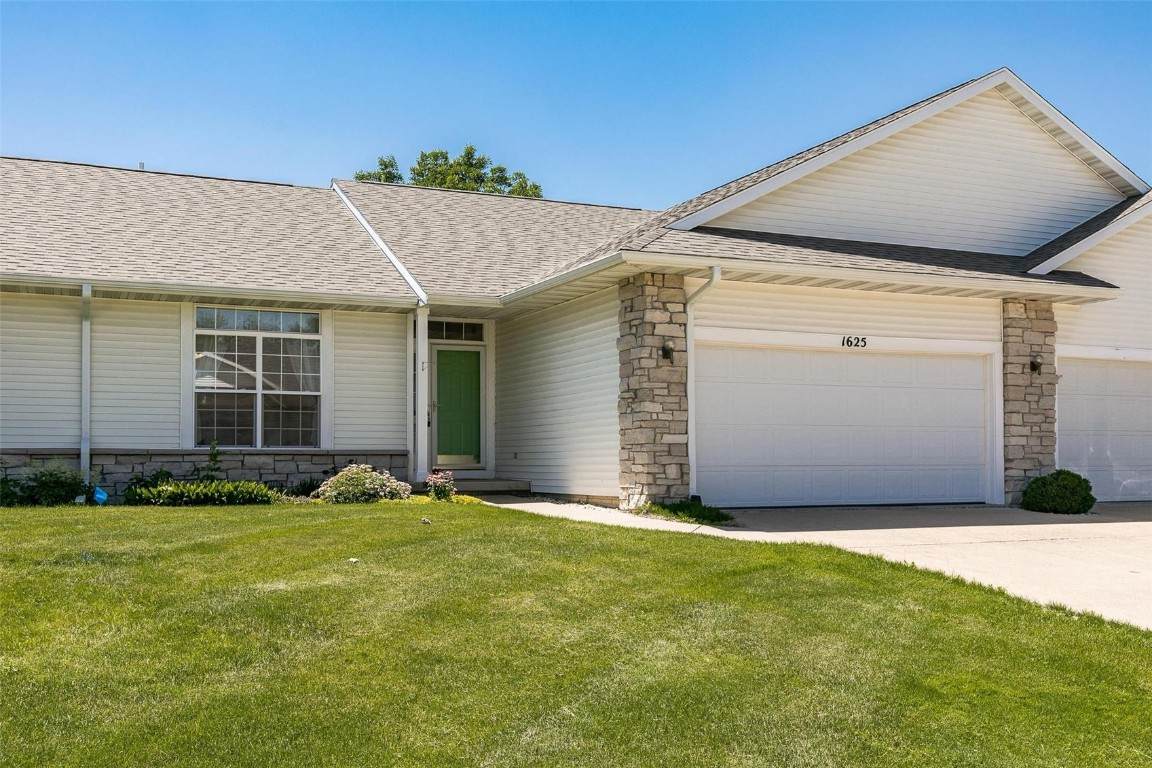 1625 Greens Way Ct Ne - Photo 1