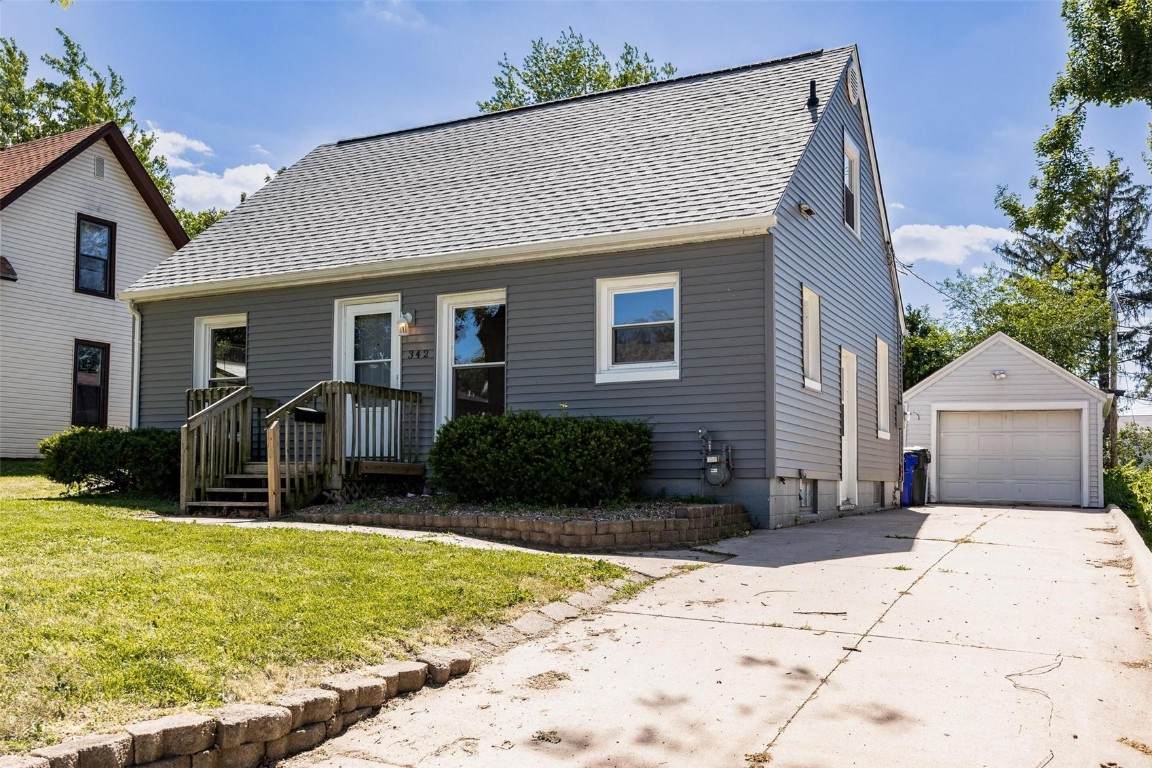 342 12th Street - Photo 1