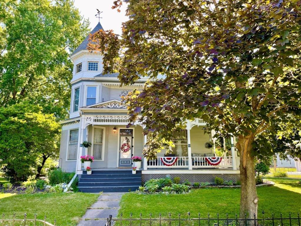 302 Short Street - Photo 1