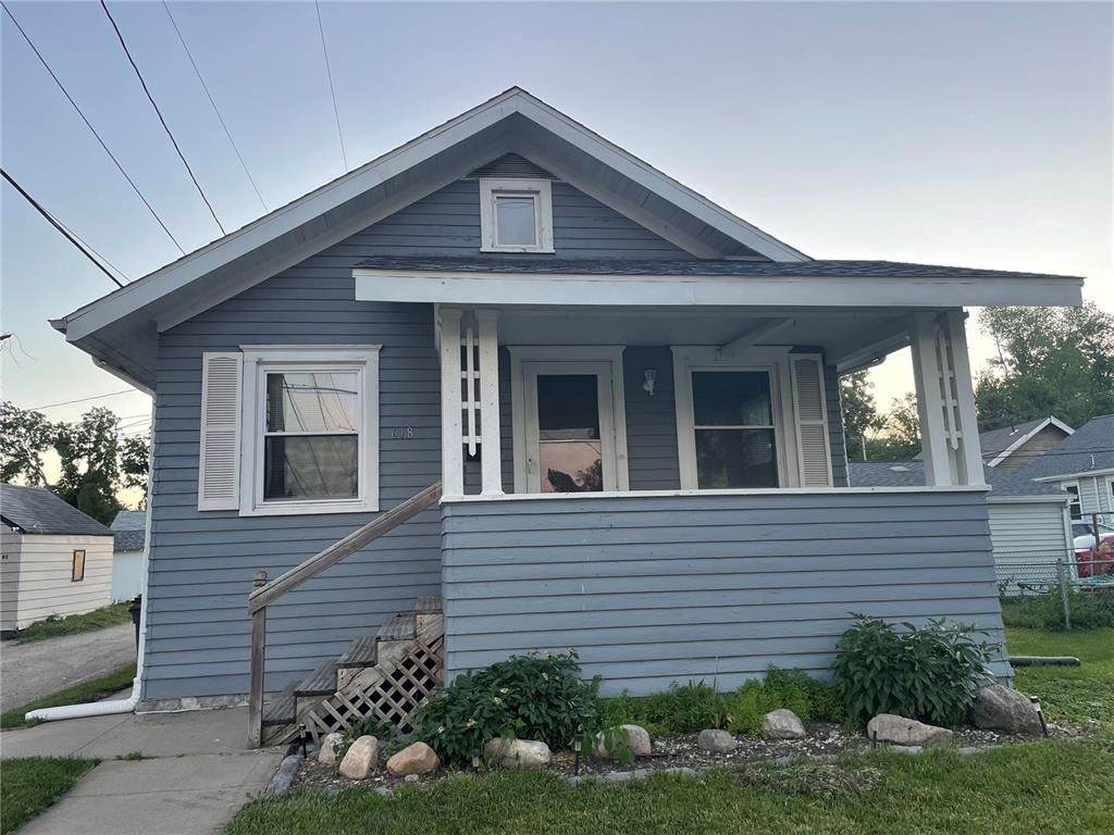 618 13th Street - Photo 1