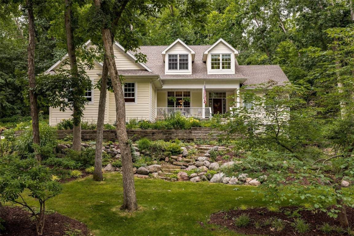 4215 Red Oak Drive - Photo 1