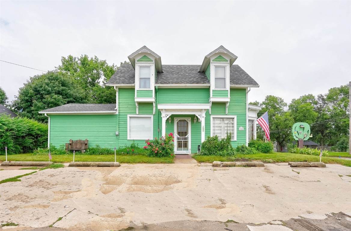 100 Maple Street - Photo 1