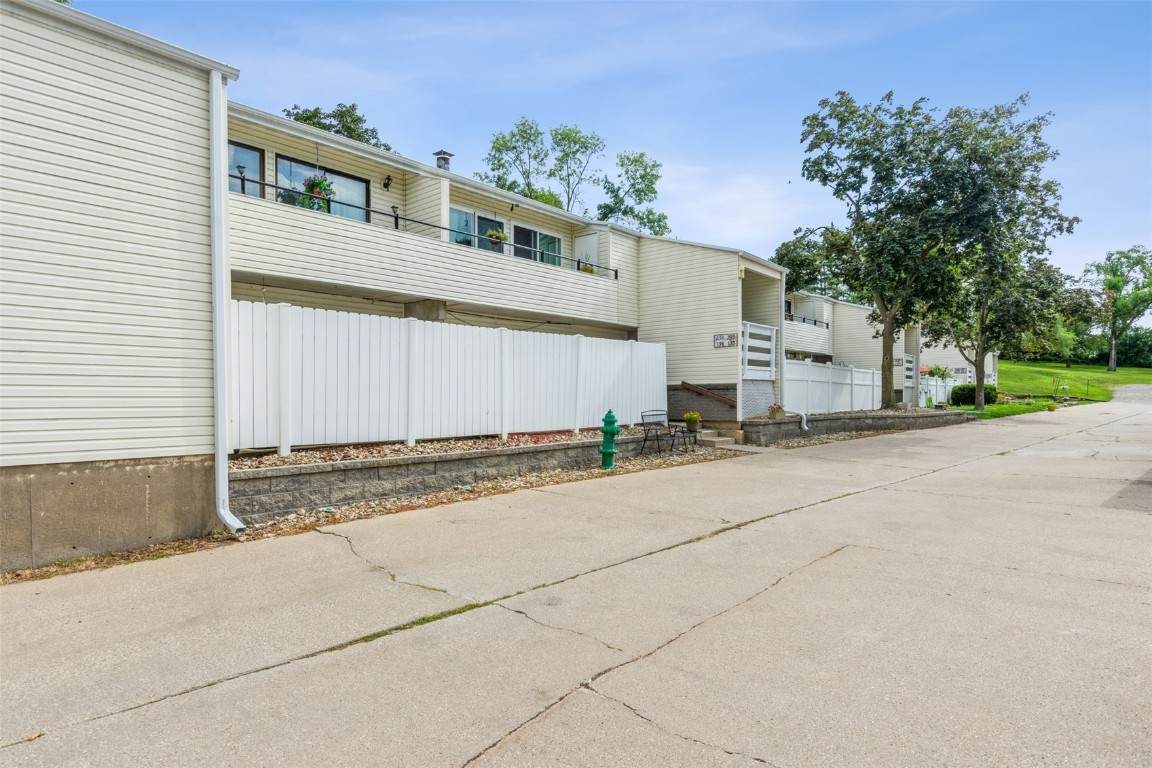 2955 Bowling Street - Photo 1