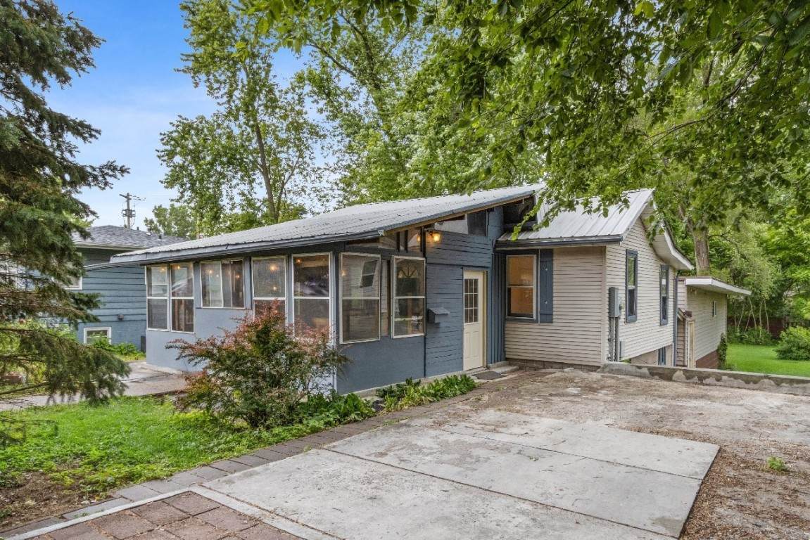 1330 Lower Muscatine Road - Photo 1