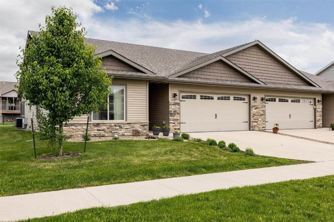 1336 Moon Flower Avenue - Photo 1