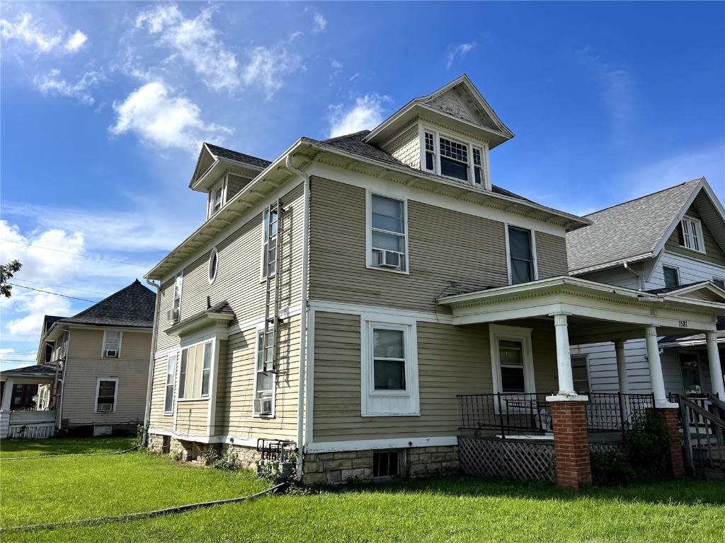213 16th Street - Photo 1