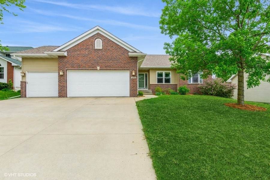 1085 Hampshire Drive - Photo 1