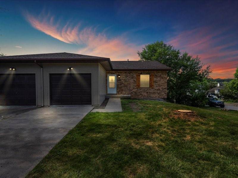 1295 Dolen Place - Photo 1