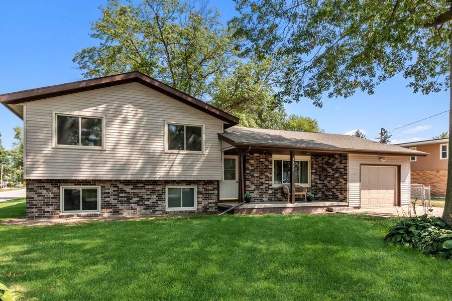 1490 Franklyn Avenue - Photo 1