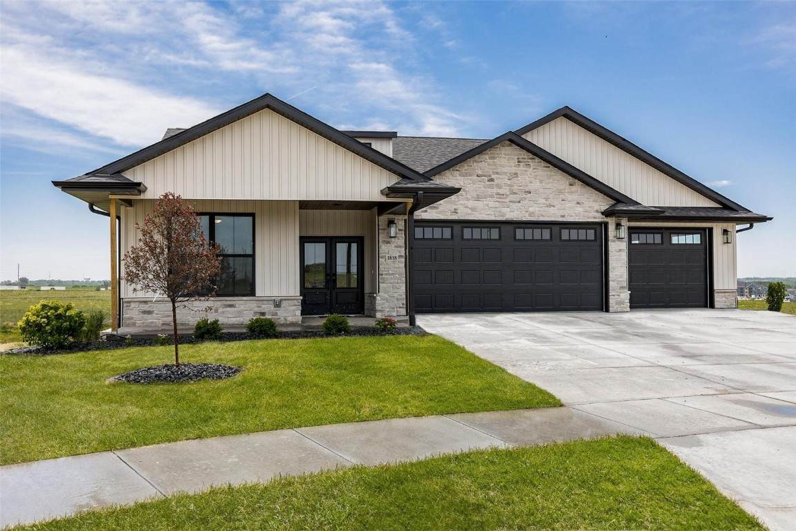 1818 Green Oak Court - Photo 1