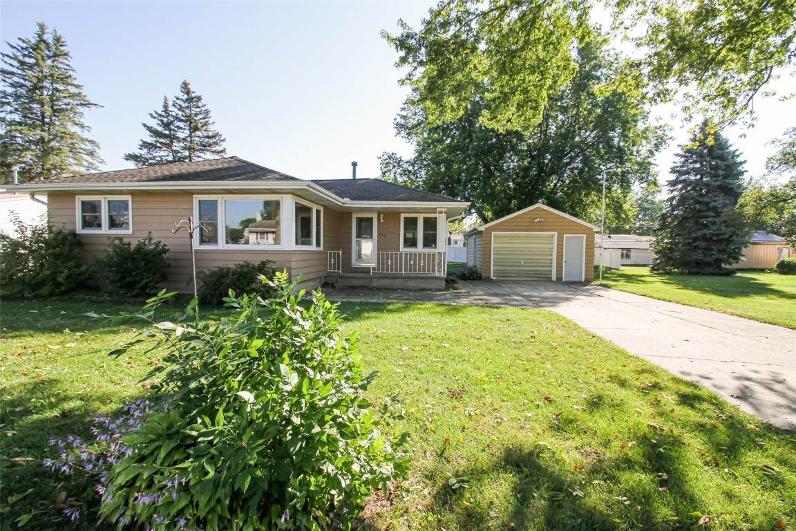 334 3rd St N - Photo 1