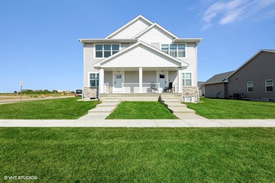 2485 Rookwood Lane - Photo 1