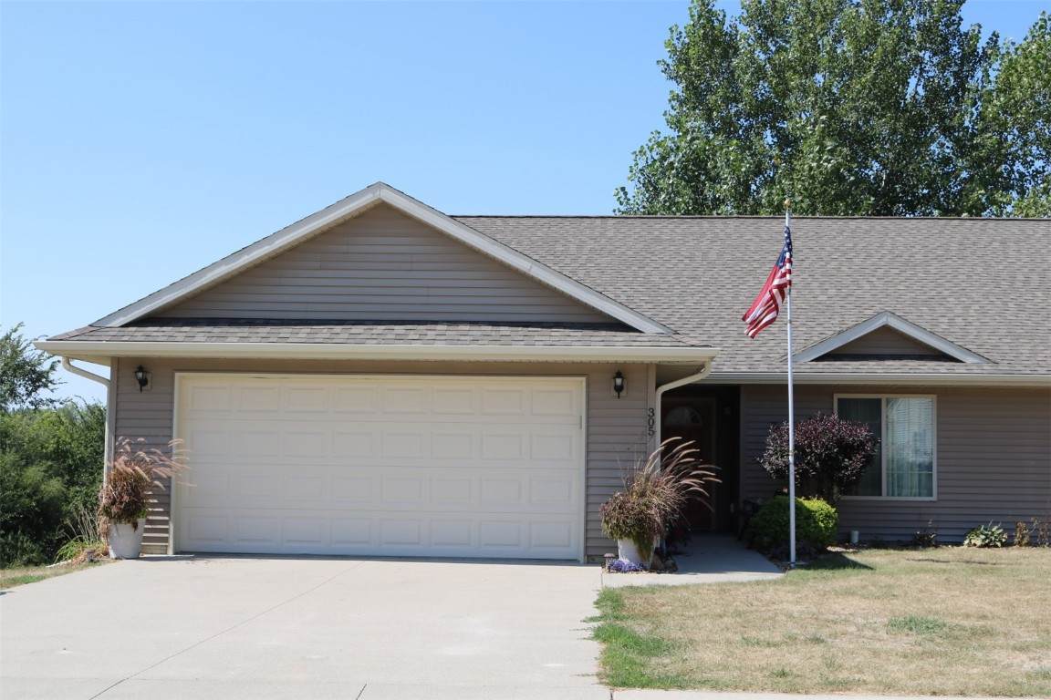 305 James Boulevard - Photo 1
