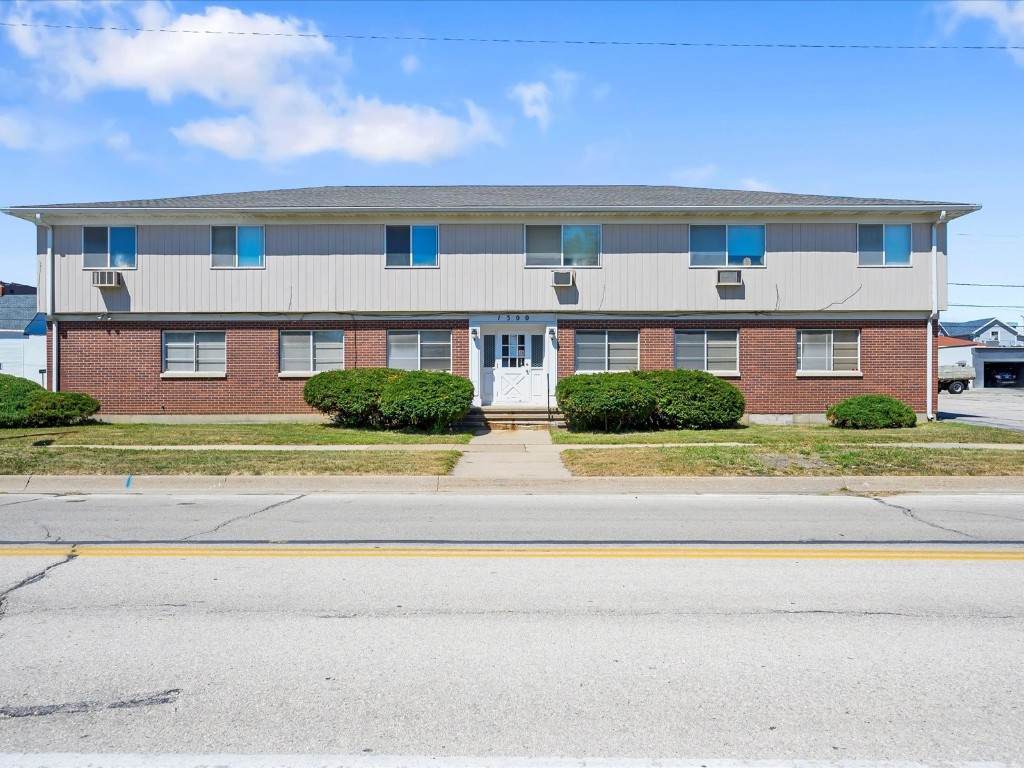 1300 2nd Avenue - Photo 1