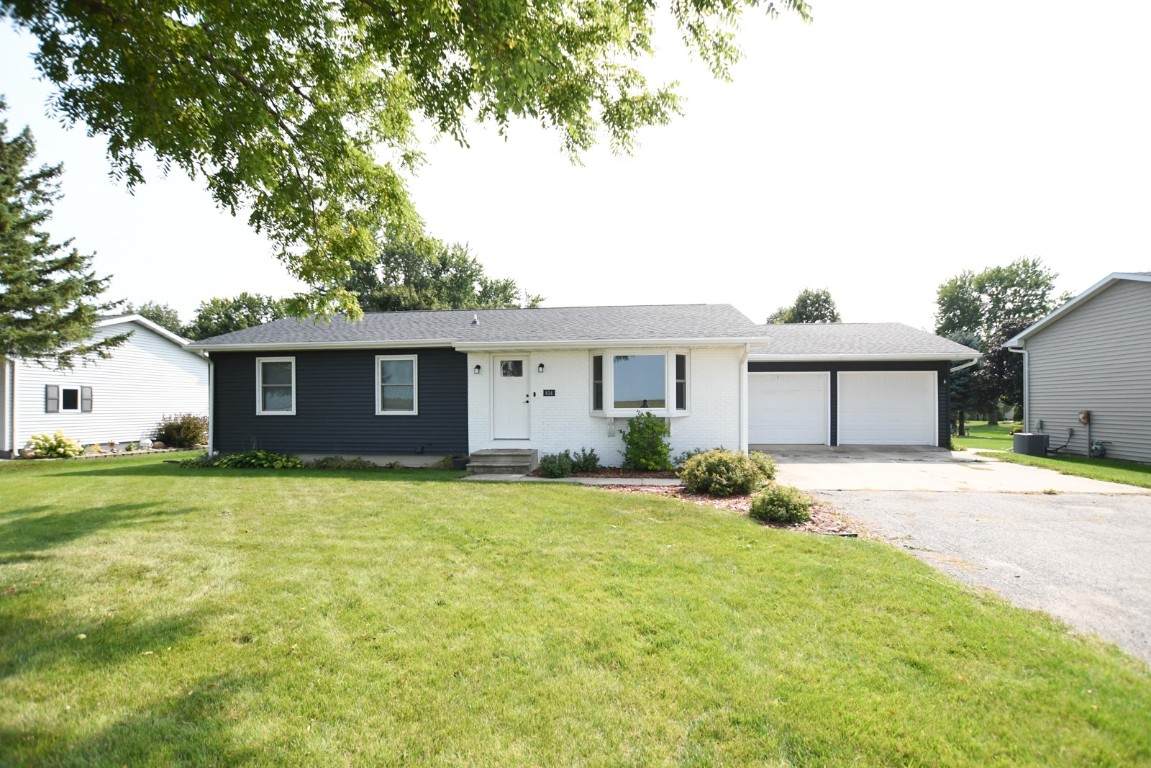 834 North Street - Photo 1