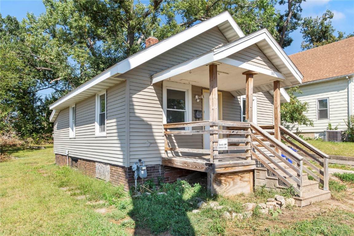 1312 G Avenue - Photo 1