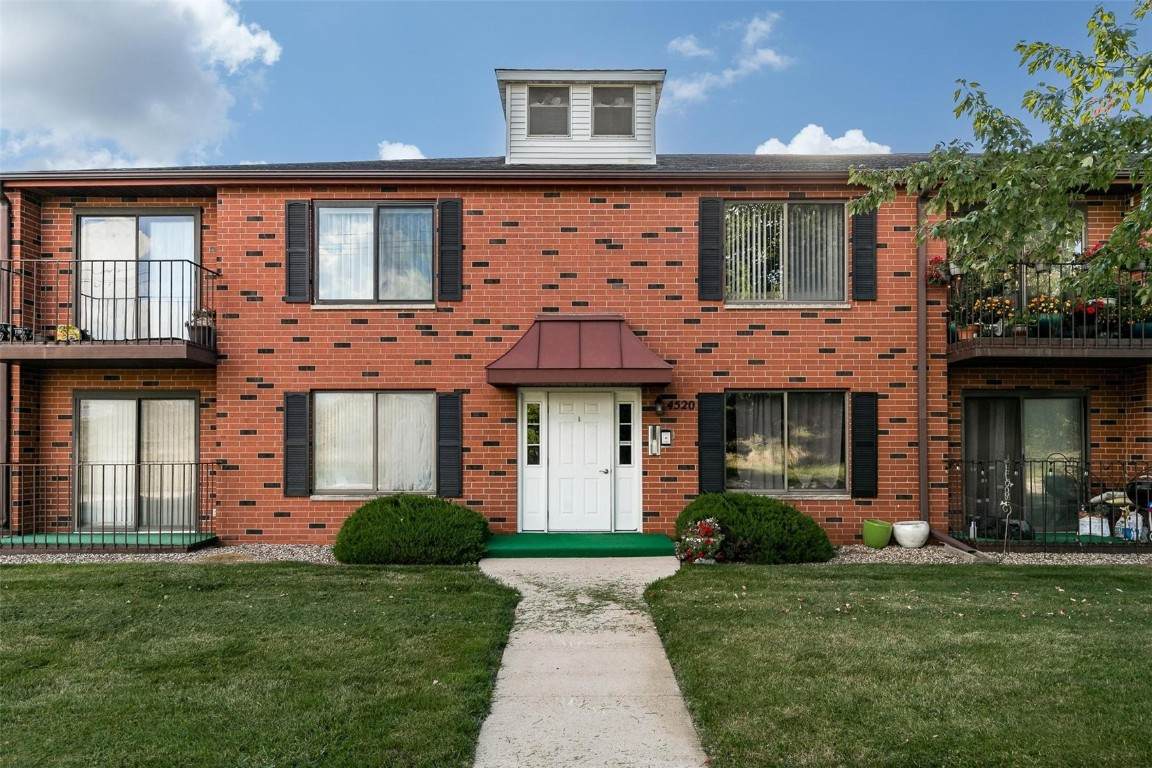 4520 Tama Street - Photo 1