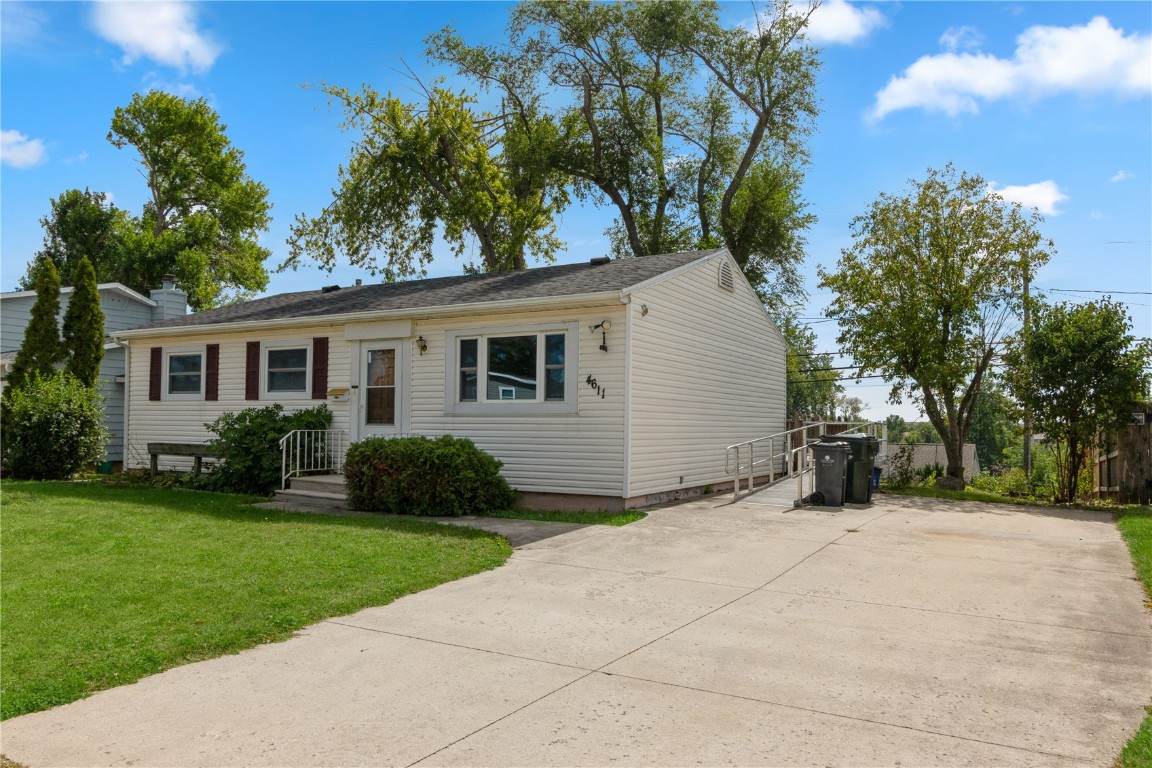 4611 Midway Dr Nw - Photo 1