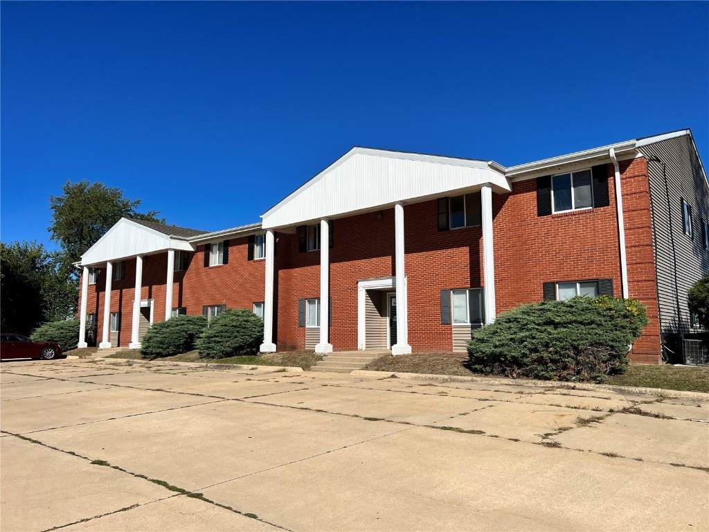 5250 Park Pl - Photo 1