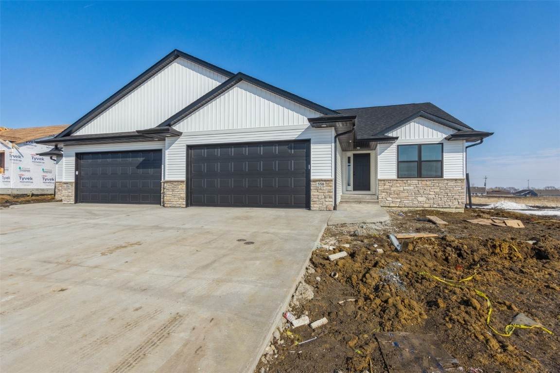 520 Driftwood Lane - Photo 1