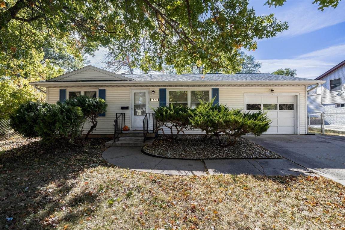1337 Burns - Photo 1