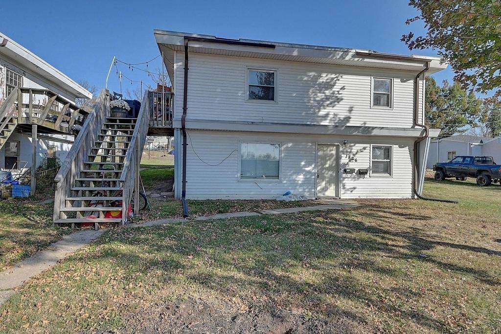 1826 J Avenue - Photo 1