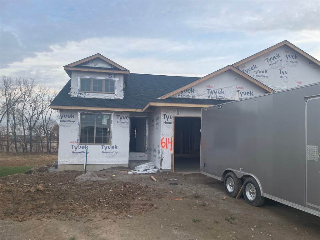 614 Creekside Drive - Photo 1