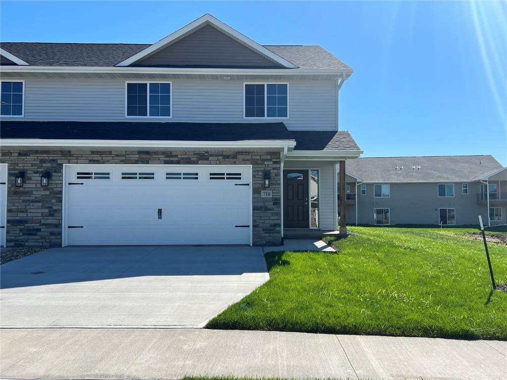 702 Hillside Drive - Photo 1