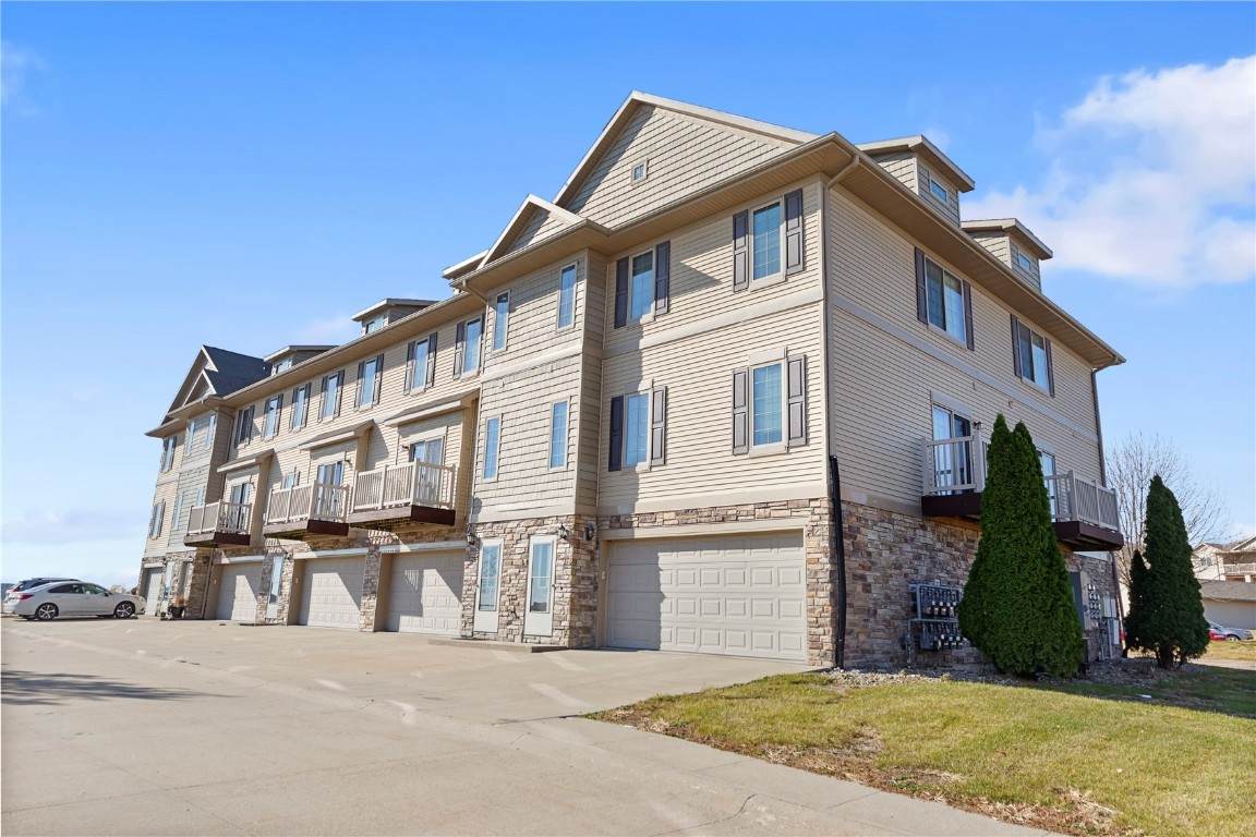 465 Glenmoor Place - Photo 1