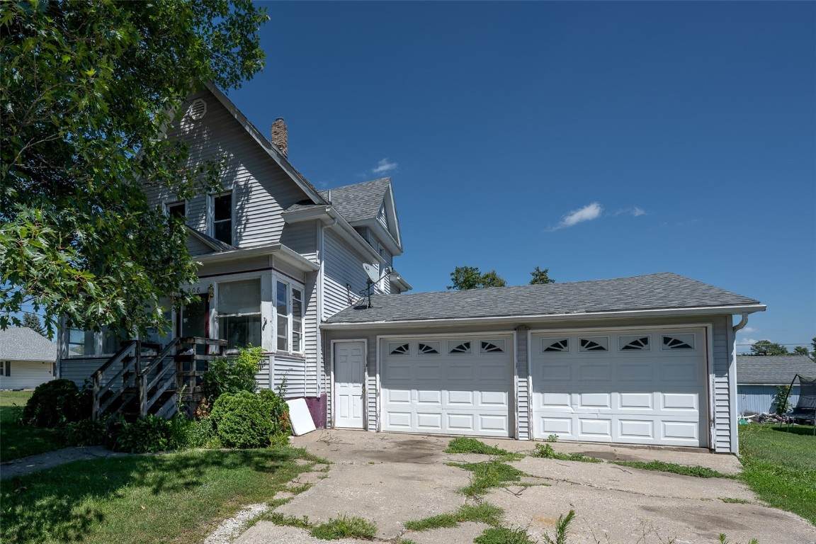 908 4th Avenue - Photo 1