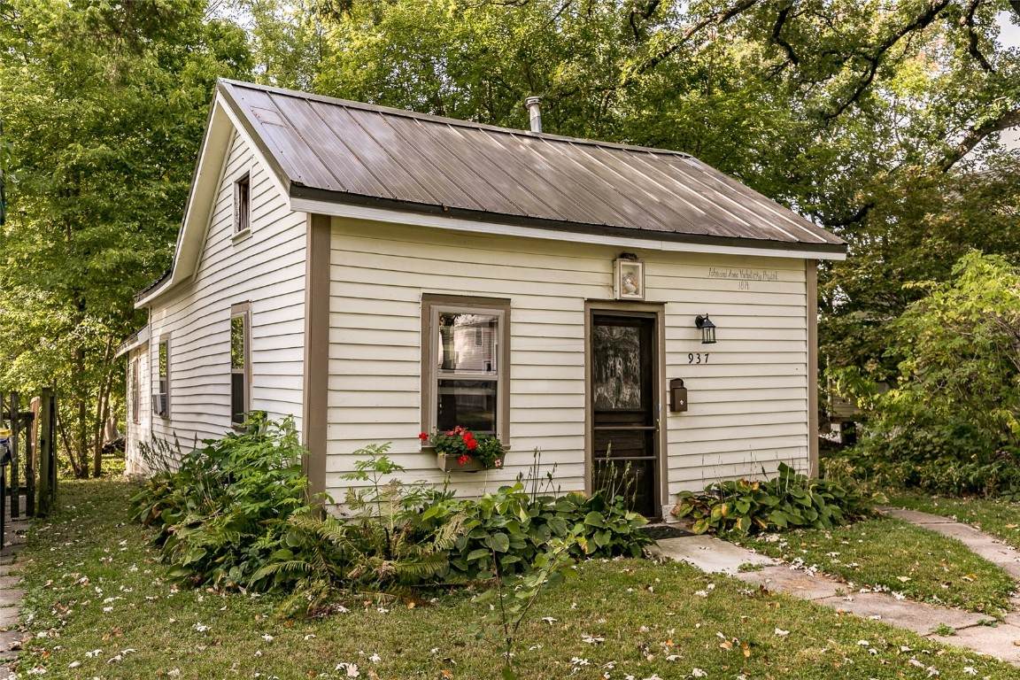 937 Davenport Street - Photo 1