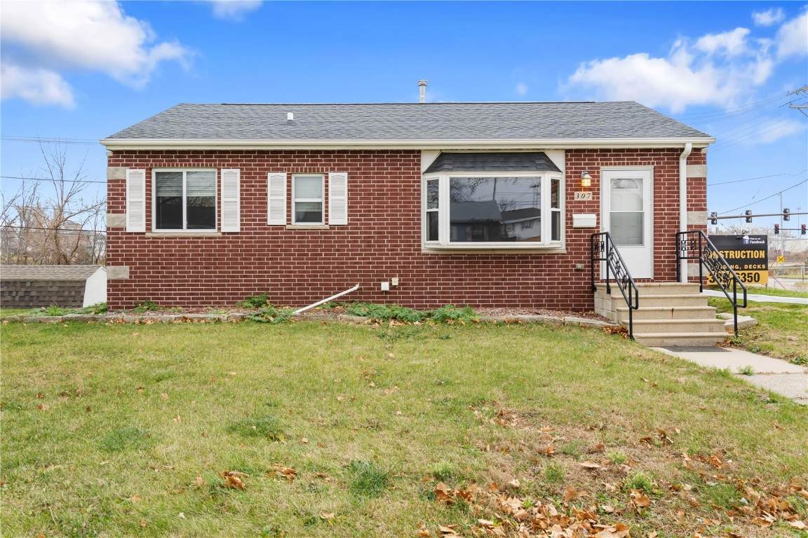 307 6th Ave - Photo 1